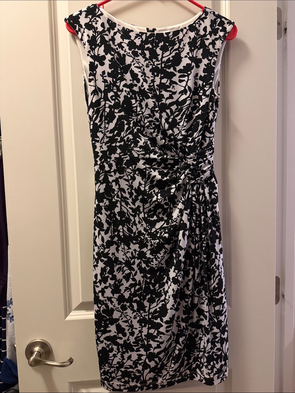 White House Black Market Black and White Floral Twist Sheath Dress